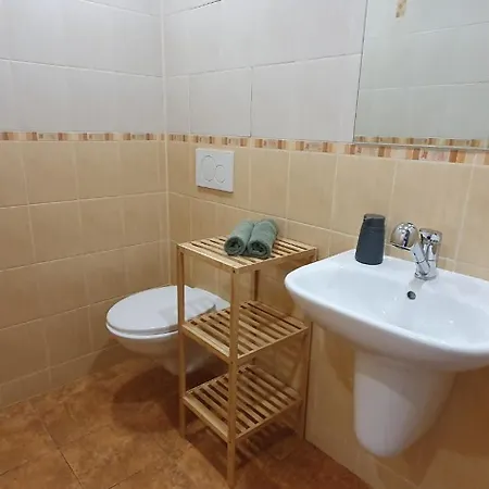 Zoja Krkonose بيت ضيافة 3*